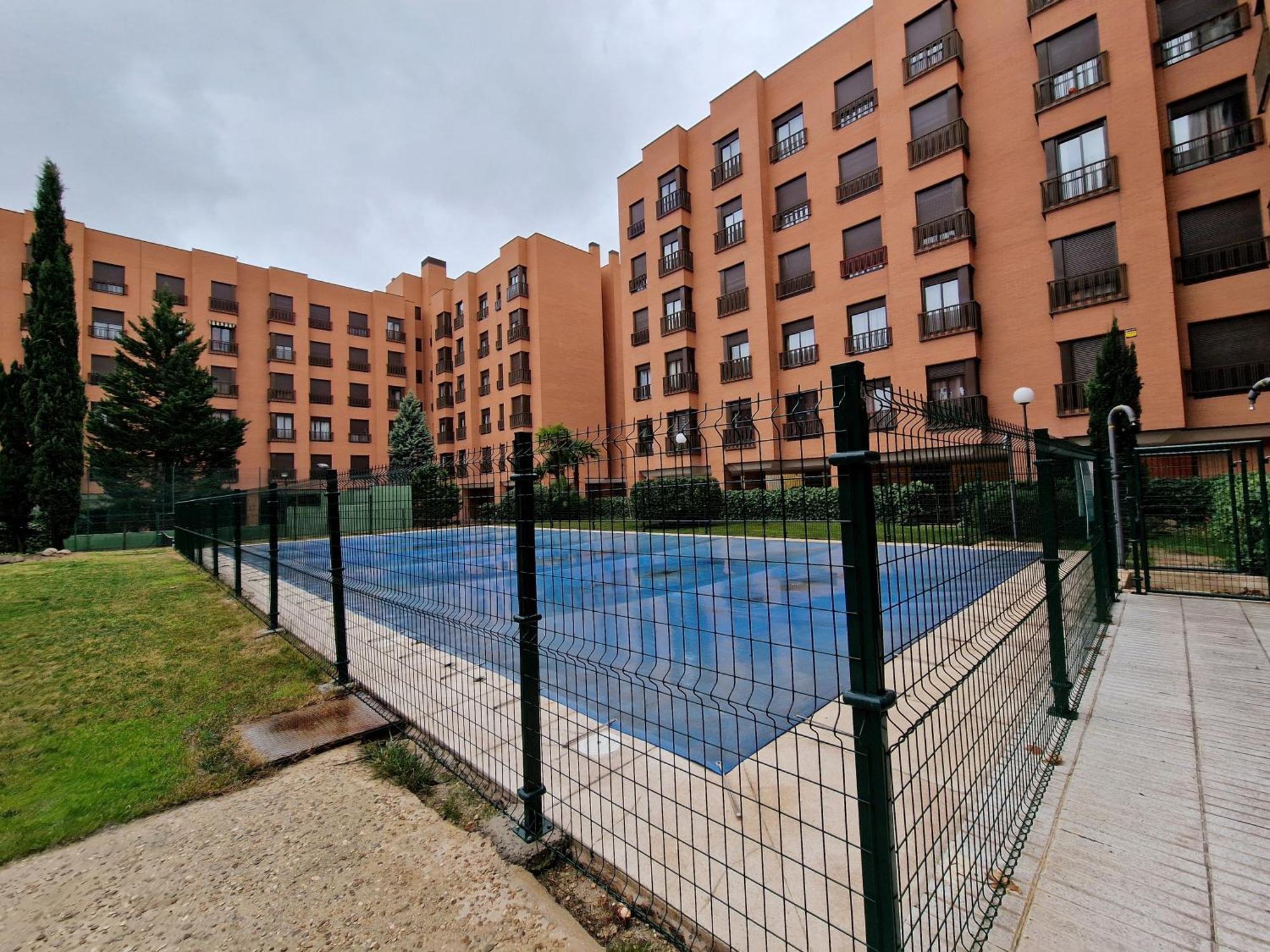 Samaniego, Piscina Y Garaje Junto Civitas Metropolitano Y Aeropuerto Madrid Luaran gambar